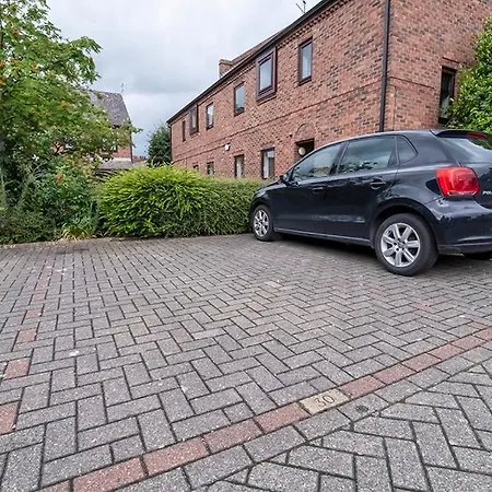 Apartment 30 Fewster Way *