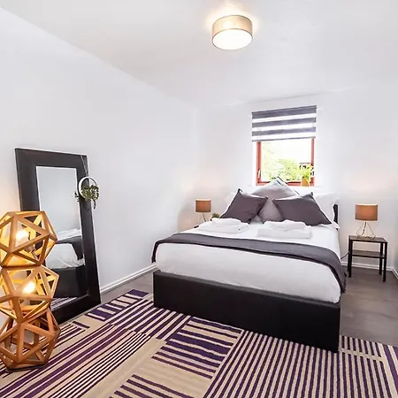 30 Fewster Way * York