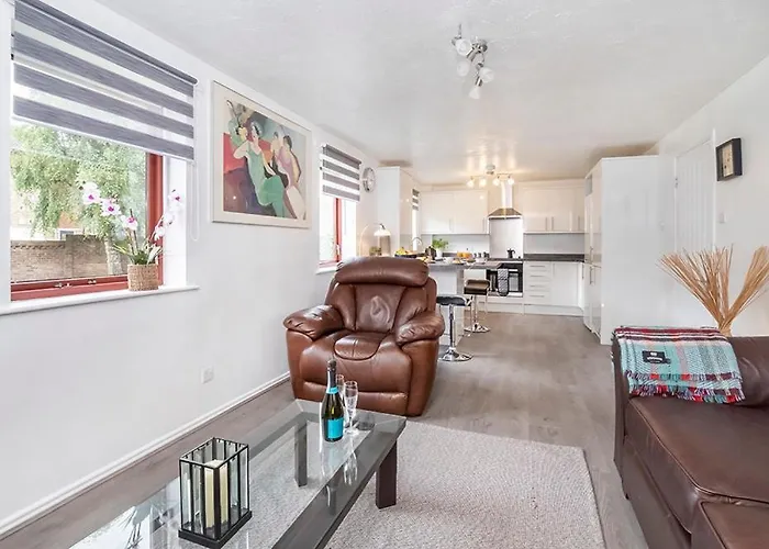 30 Fewster Way 요크