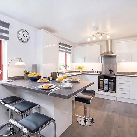 30 Fewster Way Йорк